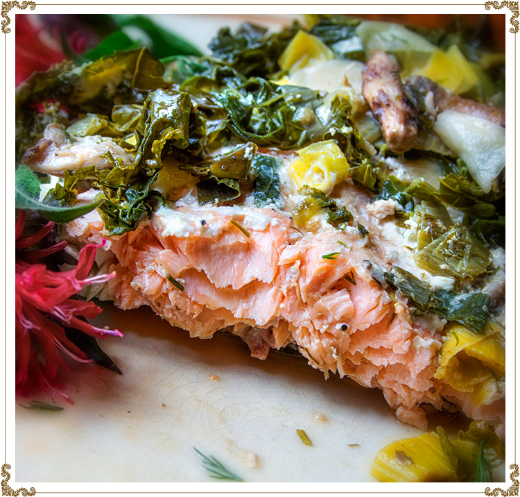 Salmon with Kale and Leek Chiffonade
Gluten-free, dairy-free (casein-free) and hypotoxic 
By: Cuisine l'Angélique
