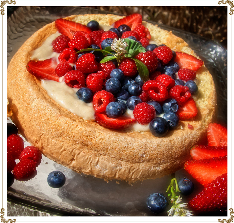 Recipe Genoise with Berries and Custard
Gluten-free, dairy-free (casein-free) and hypotoxic 
By: Cuisine l'Angélique
